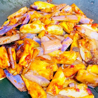 雙醬爆茄子這樣做,手殘黨也能當大廚 雙醬爆茄子這樣做,手殘黨也能當大廚