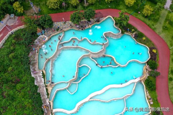 航拍廣西版“棉花堡”溫泉 碧藍如玉宛如層層梯田 航拍廣西版“棉花堡”溫泉 碧藍如玉宛如層層梯田