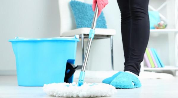 拖地時聞到一股&OpenCurlyDoubleQuote;腥味&rdquo;？教你這麼做，地板乾淨無異味