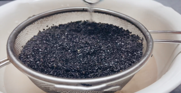 女人40歲別太節儉，常吃9種“零嘴”，滋陰補血，氣色紅潤顯年輕