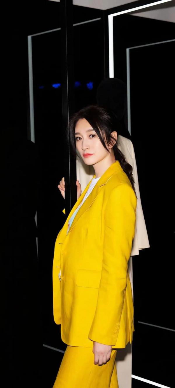 明星 李小冉 魅力無限，笑容迷人