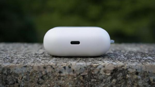 40dB寬幅降噪，定製鈦膜動圈，這款真無線耳機比蘋果還厲害