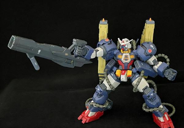 炮裝AGE勇將型高達模型