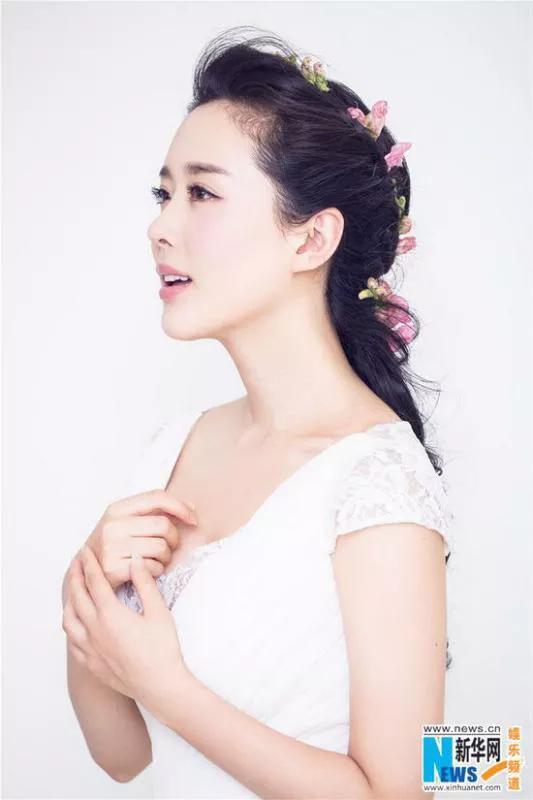 優雅時尚女星顏丹晨美圖