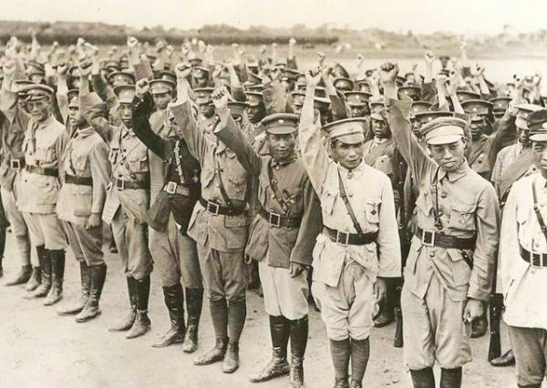 1947年白龍駒山戰役,雙方的團長一見面就愣住了:原來是同窗好友 1947年白龍駒山戰役,雙方的團長一見面就愣住了:原來是同窗好友