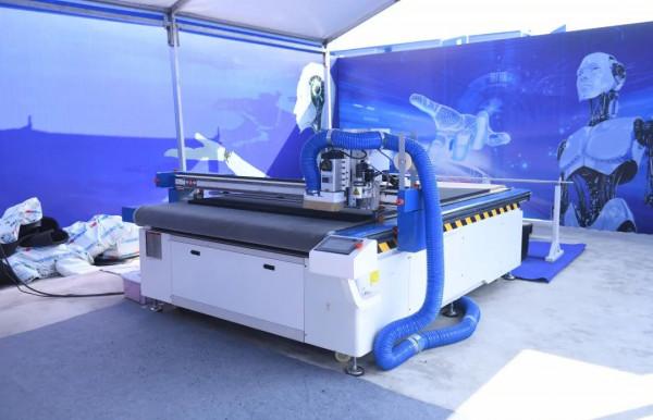 多款建築機器人上崗,部分工作效率達到人工10倍以上 多款建築機器人上崗,部分工作效率達到人工10倍以上