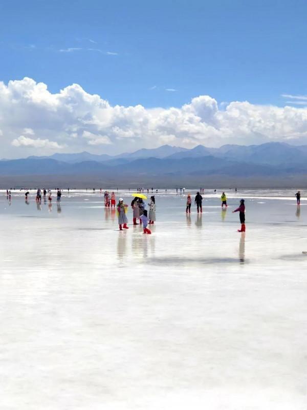 中國的天空之鏡，人一生要去的55個地方之一一茶卡鹽湖
