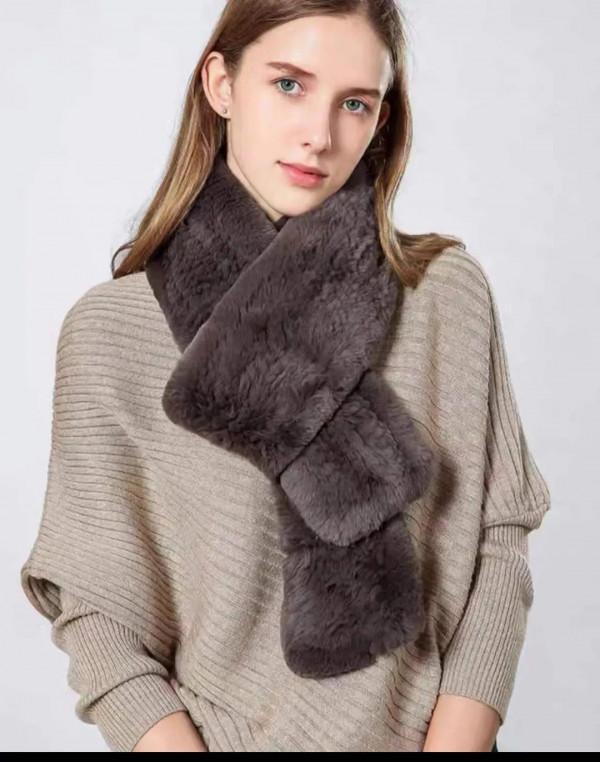 擁有這一件小配飾 你的大衣能穿出好幾種花樣 | 好物推薦