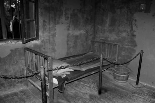 1949年,渣滓洞大屠殺,掃射未死她跳進尿池,卻成唯一倖存女戰士 1949年,渣滓洞大屠殺,掃射未死她跳進尿池,卻成唯一倖存女戰士