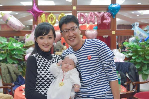 於震妻子辛月：嫁二婚丈夫亦美滿，我是三個孩子的幸福媽媽