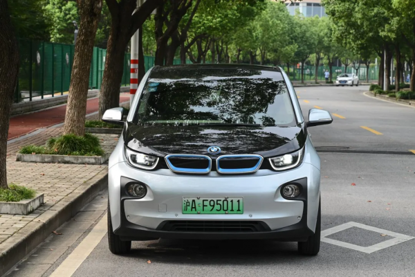 全碳纖“未來之車”，寶馬i3增程版亮點多多