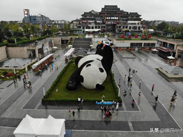 “大黃鴨之父”在中國建了座全球最重大熊貓雕塑:130噸重26米長 “大黃鴨之父”在中國建了座全球最重大熊貓雕塑:130噸重26米長