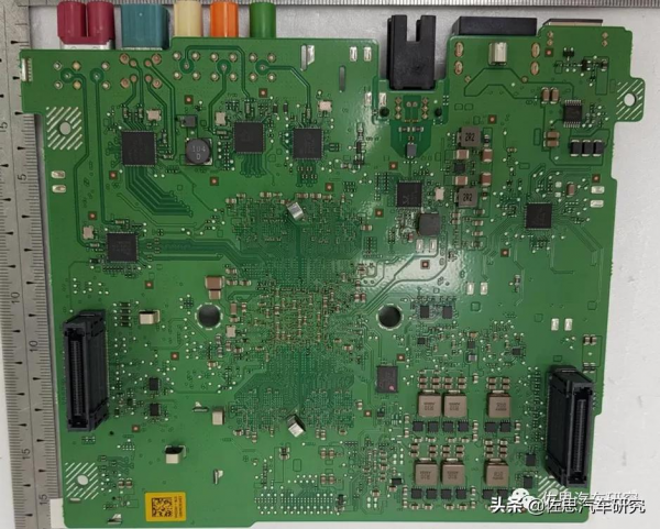 英偉達全面進軍座艙的第一個作品：現代Genesis GV60車機拆解