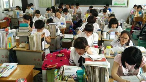 教育部出臺新政策，這類大學生迎來“好訊息”，不用為生活費發愁