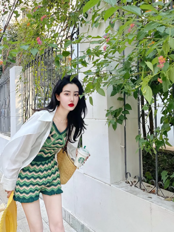 奶奶衫+連衣裙、西裝+闊腿褲，今秋王炸組合，顯高顯瘦炸了