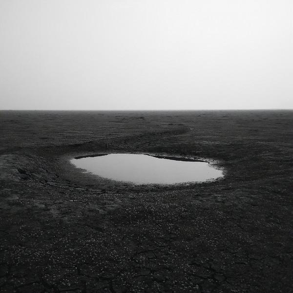 為什麼水在地球上44億年都不會過期,而裝入瓶子中很快就過期? 為什麼水在地球上44億年都不會過期,而裝入瓶子中很快就過期?