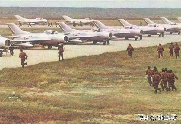 中國空軍最蠢叛徒，為何叛逃美國失敗？解讀最後一名叛逃飛行員