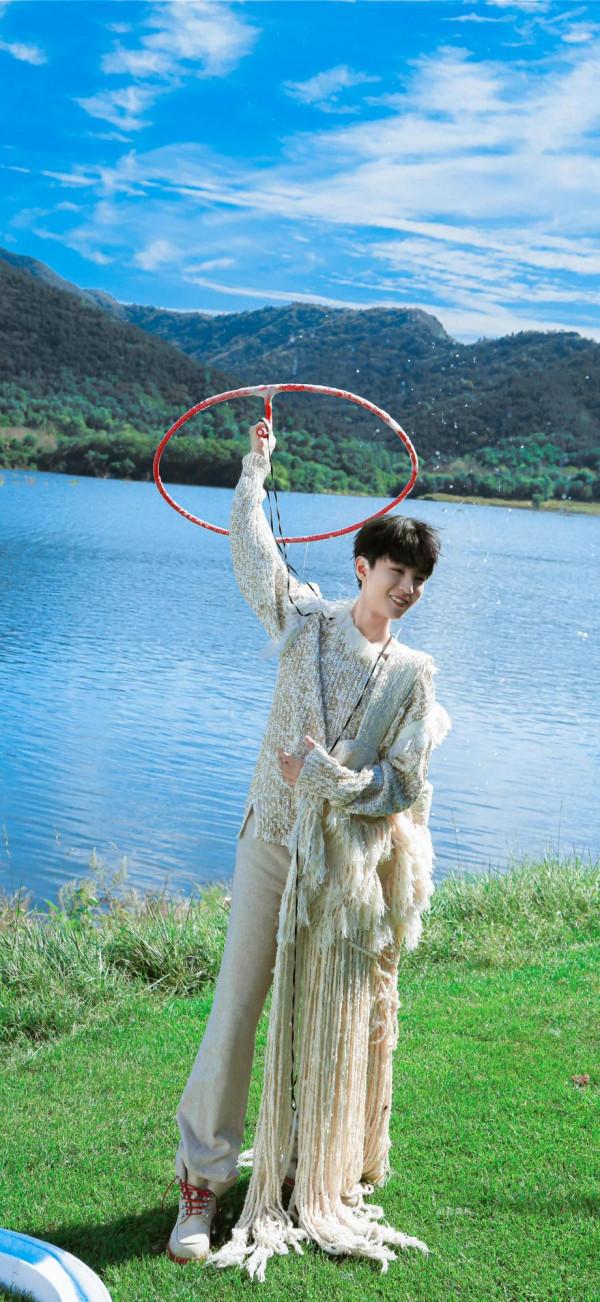 明星桌布｜王俊凱