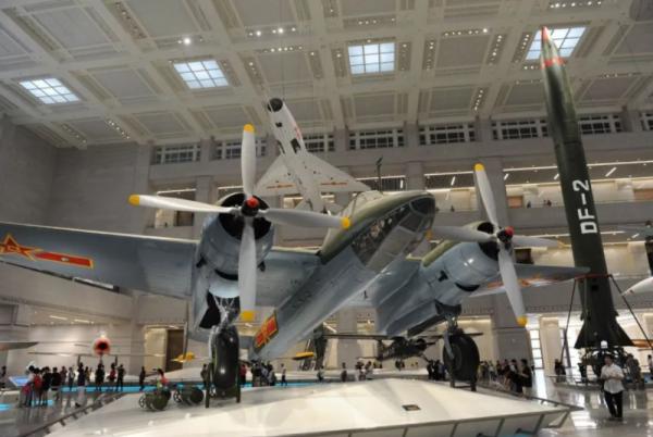 1950年二六大轟炸，上海全城停電，100餘架蘇軍戰機緊急進駐上海