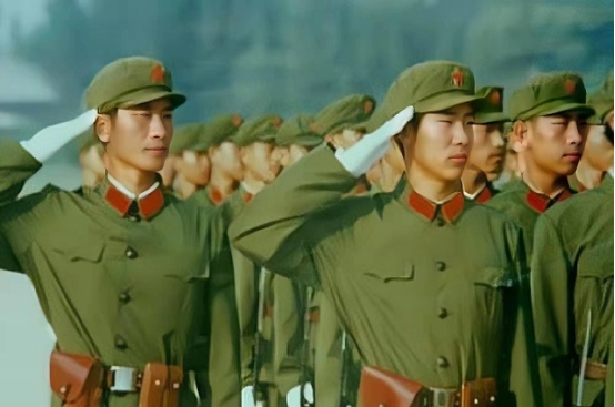 1964年，賀龍請示偉人能否取消軍銜，偉人是怎麼回應的？