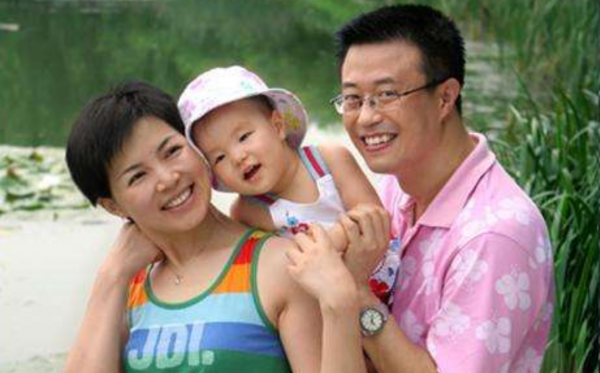 白燕升：對癱瘓的髮妻不離不棄，妻子為他高齡產子，今兒女雙全