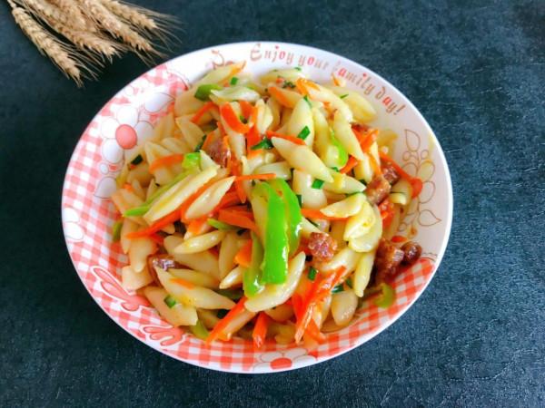 學會這樣做培根酸菜麵疙瘩，爽口解饞又營養豐富，孩子特別喜歡吃