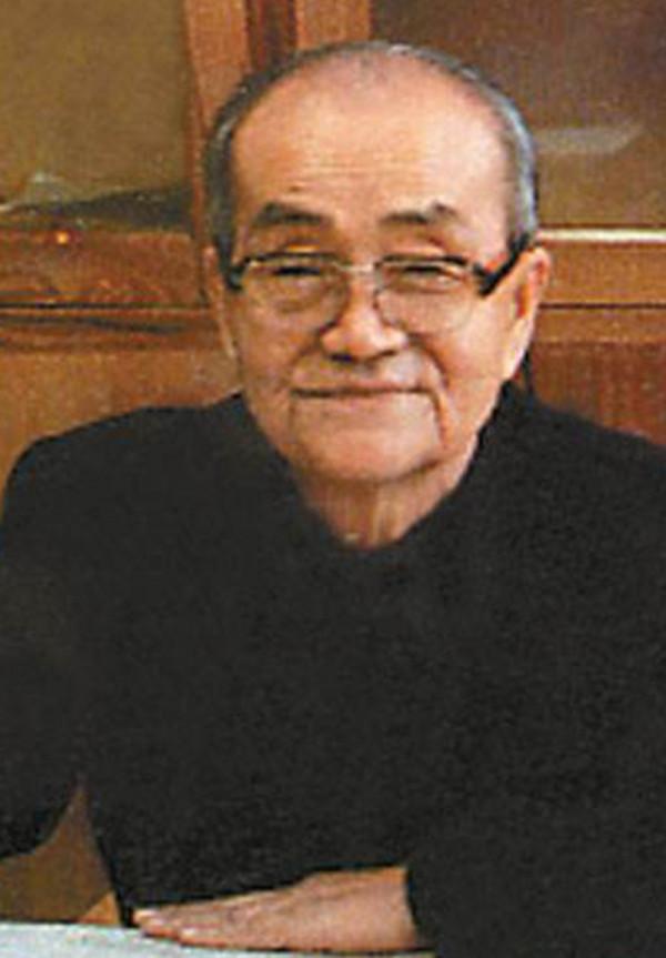 他曾擔任中宣部副部長，75歲進入中顧委，擔任了中顧委常委