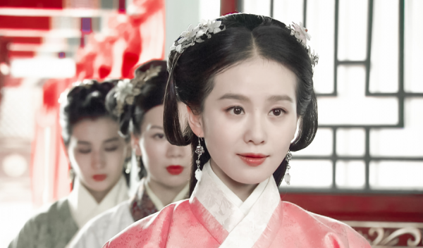 《步步驚心》10週年，劉詩詩將再演“穿越劇”，男主比她大12歲