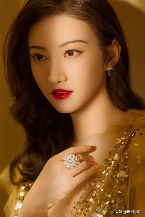 景甜:氣質高雅,端莊大氣 景甜:氣質高雅,端莊大氣