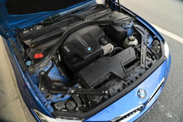 二手寶馬敞篷220i，年均一萬公里，還有M套件，二十多萬即可擁有