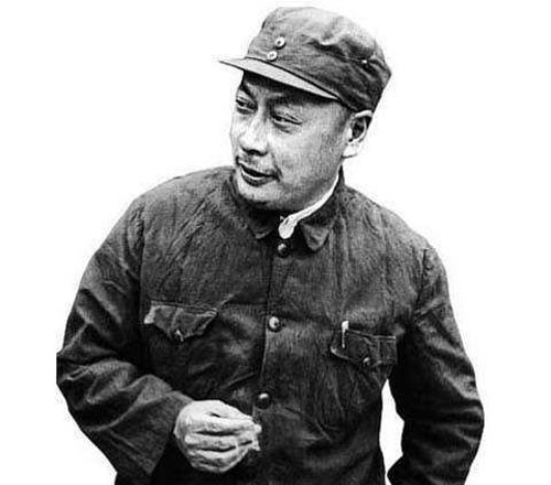 陳毅元帥寫“天地君親師”,有人笑道:四個字都寫錯了 陳毅元帥寫“天地君親師”,有人笑道:四個字都寫錯了