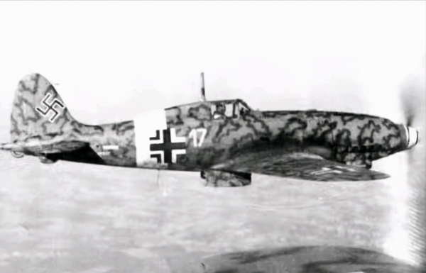 二戰時期的英國和義大利，誰的綜合實力更強？