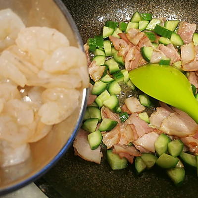 蝦仁培根焗飯這麼做特別好吃，吃一週都不會膩