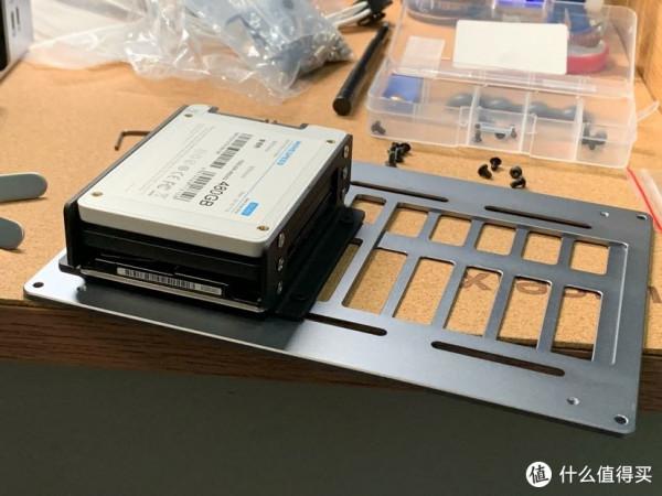 雙11打造自己的桌面，小鋼炮8.8L A3 CNC機箱塞下6600xt+3600+4盤