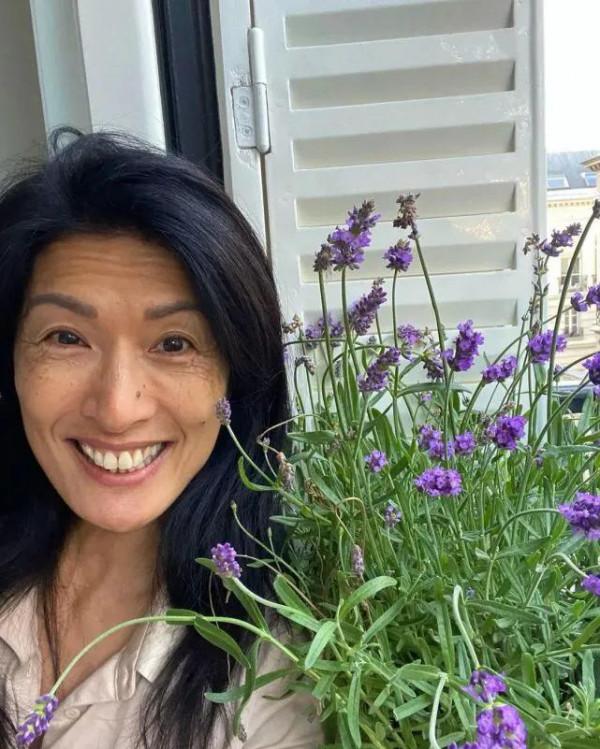 紀梵希家族的中國媳婦沒什麼，主要是50歲開始的開掛人生