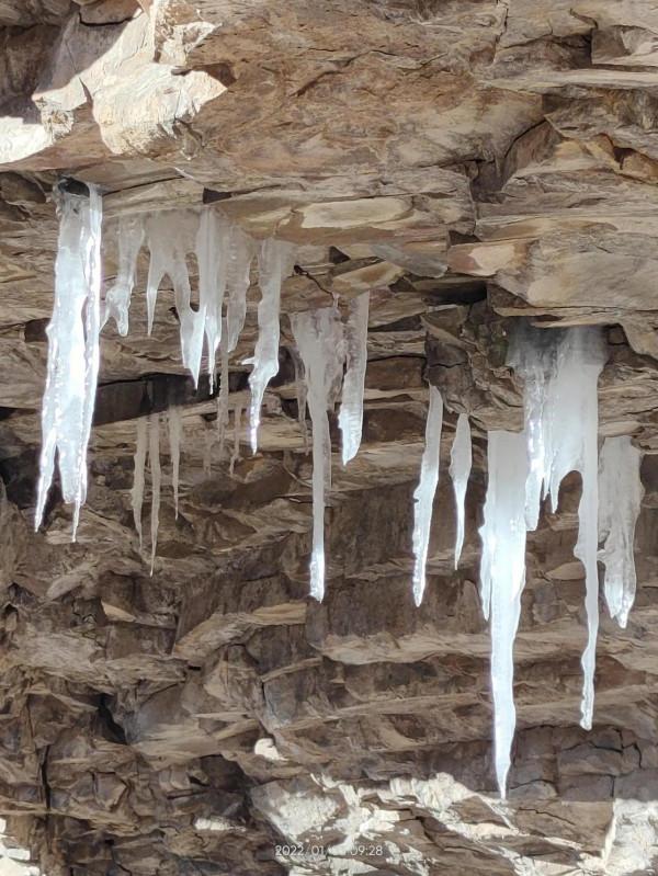 紅一師戰友軍嫂新年第一遊：宣化立石村滴冰喜煞人