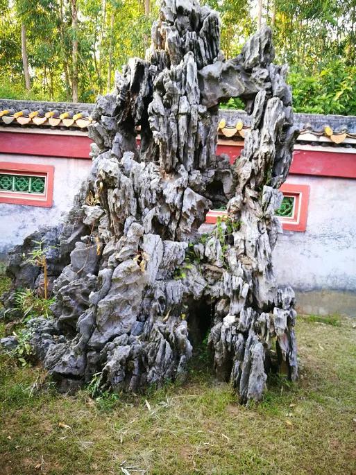 雷州有座千年古祠，全國罕見的五代石人石狗