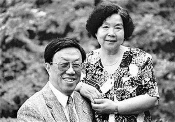 86歲的王蒙:在髮妻追悼會上,像個孩子一樣失聲痛哭 86歲的王蒙:在髮妻追悼會上,像個孩子一樣失聲痛哭