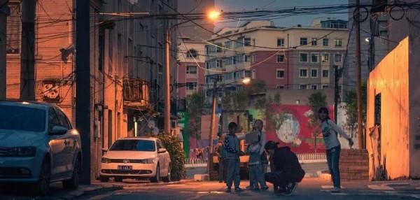 破舊市井裡，卻藏著煙火氣的院子生活