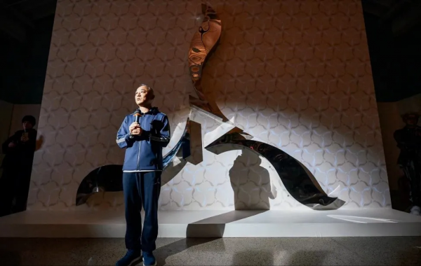 李寧釋出全新高階運動時尚品牌;愛馬仕市值突破1500億歐元…… 李寧釋出全新高階運動時尚品牌;愛馬仕市值突破1500億歐元……