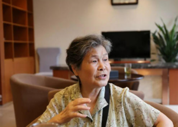 首顆原子彈基地的唯一私照:四位來自上海的姑娘,後來發展怎樣? 首顆原子彈基地的唯一私照:四位來自上海的姑娘,後來發展怎樣?