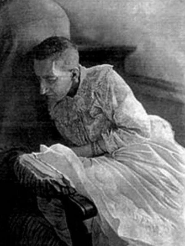 貴族名媛被囚禁25年,獲救時體重只剩25公斤,罪魁禍首竟然是親媽 貴族名媛被囚禁25年,獲救時體重只剩25公斤,罪魁禍首竟然是親媽