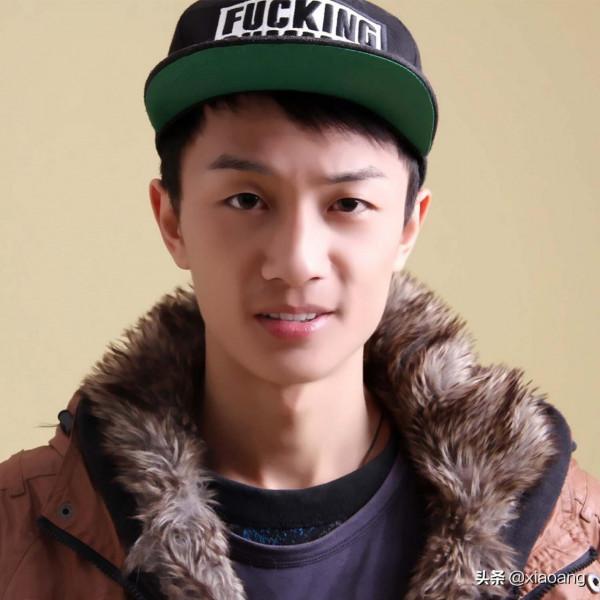 孟美岐一定是被他的才華所吸引