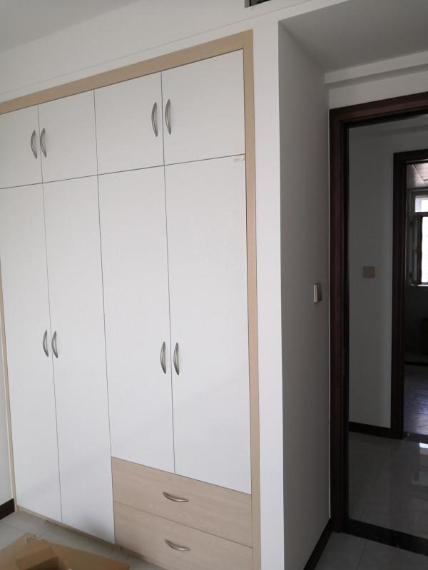 為什麼越來越多人喜歡做精緻化超薄櫃？體驗過才知道，真的很舒適