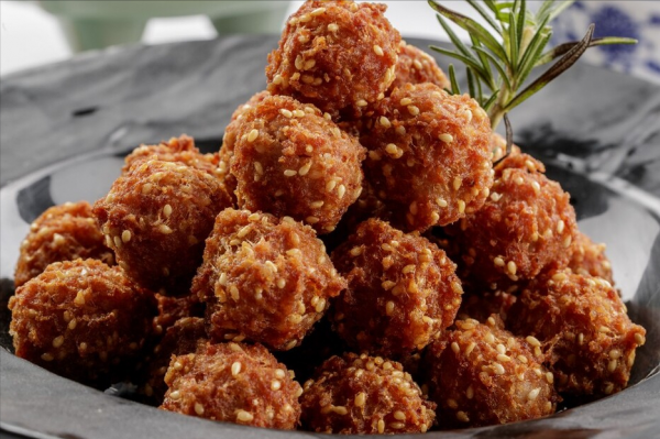 炸丸子,記住不要放麵粉和生粉,換成2味料,炸出來又香又酥脆 炸丸子,記住不要放麵粉和生粉,換成2味料,炸出來又香又酥脆