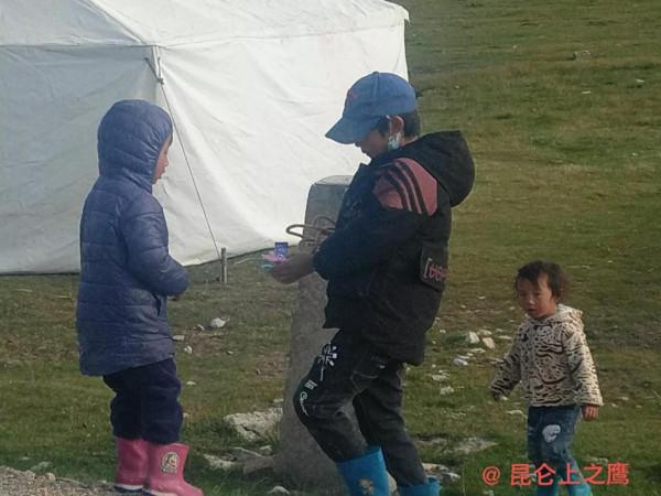 崑崙山的穿越——花石峽、冬給措納湖至香日德