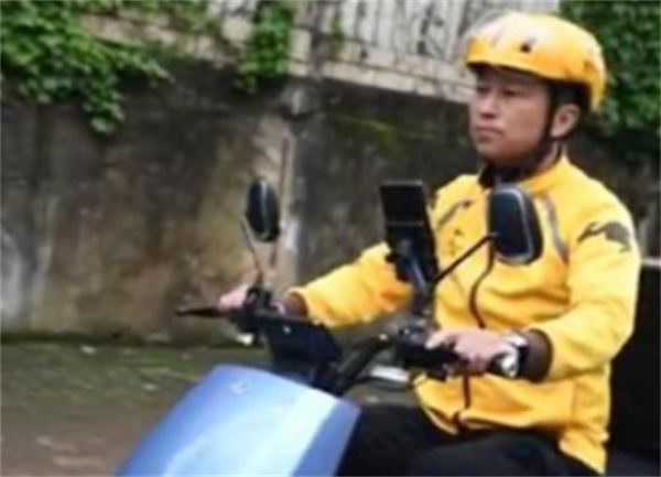 姚志剛:辭去銀行行長自主創業,虧損230萬後卻因送外賣走紅 姚志剛:辭去銀行行長自主創業,虧損230萬後卻因送外賣走紅