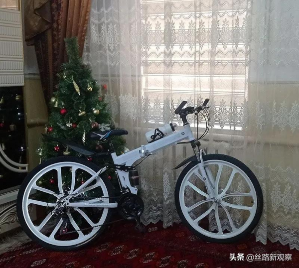 對話總統,土庫曼11歲男孩新年圓夢 對話總統,土庫曼11歲男孩新年圓夢