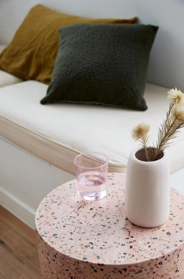 甜美女孩的頂樓小公寓,小而美還很敞亮,露臺喝酒聊天不要太愜意 甜美女孩的頂樓小公寓,小而美還很敞亮,露臺喝酒聊天不要太愜意