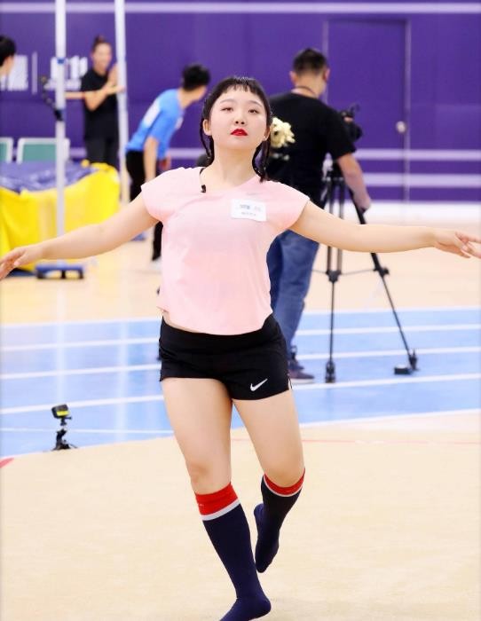 自信女王辣目洋子：矮胖壯也能美出圈，還在全球四大時裝週走秀